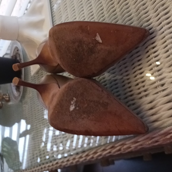 Jimmy Choo Beige Leather Pumps - Picture 8 of 10